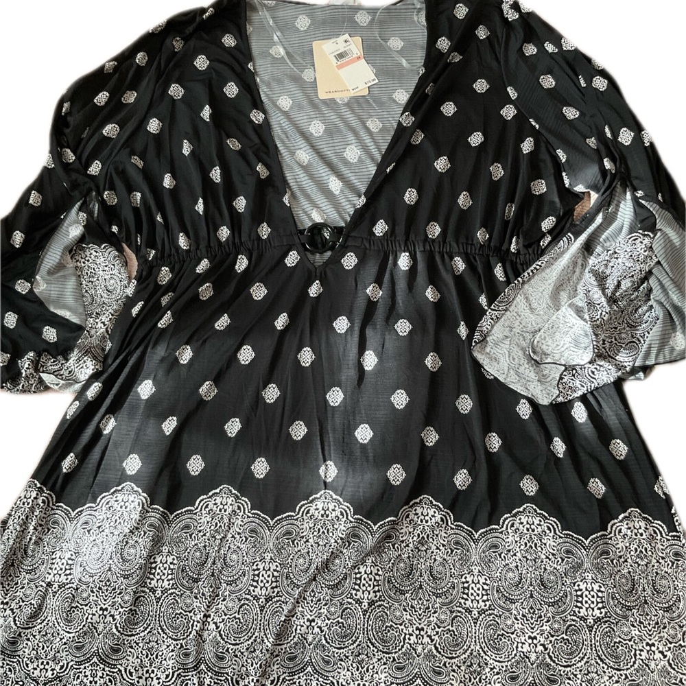 Dotti tiles black and white beach cover up blouse sizes 2Xl